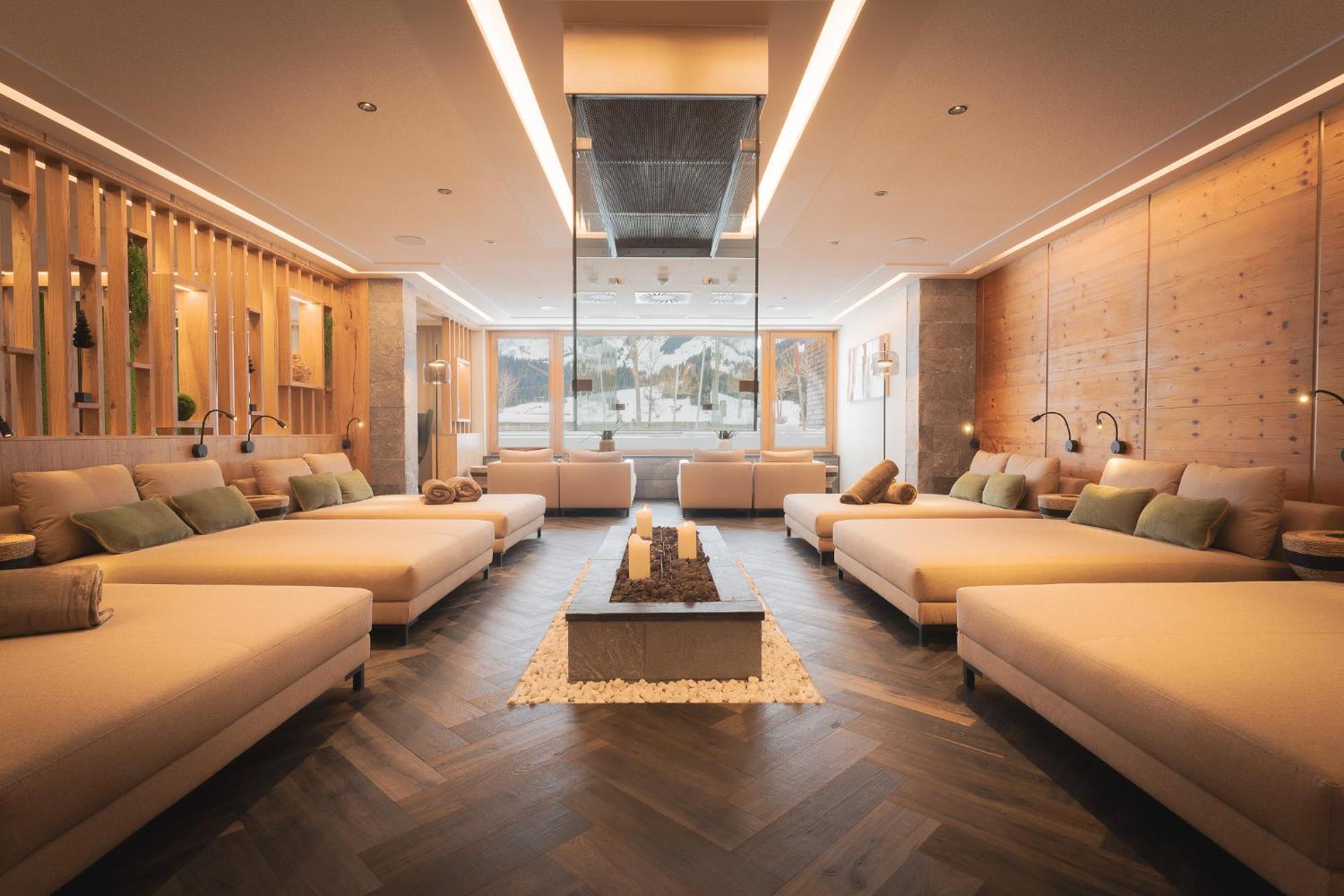 Uebergossene Alm Resort Hotel 4*